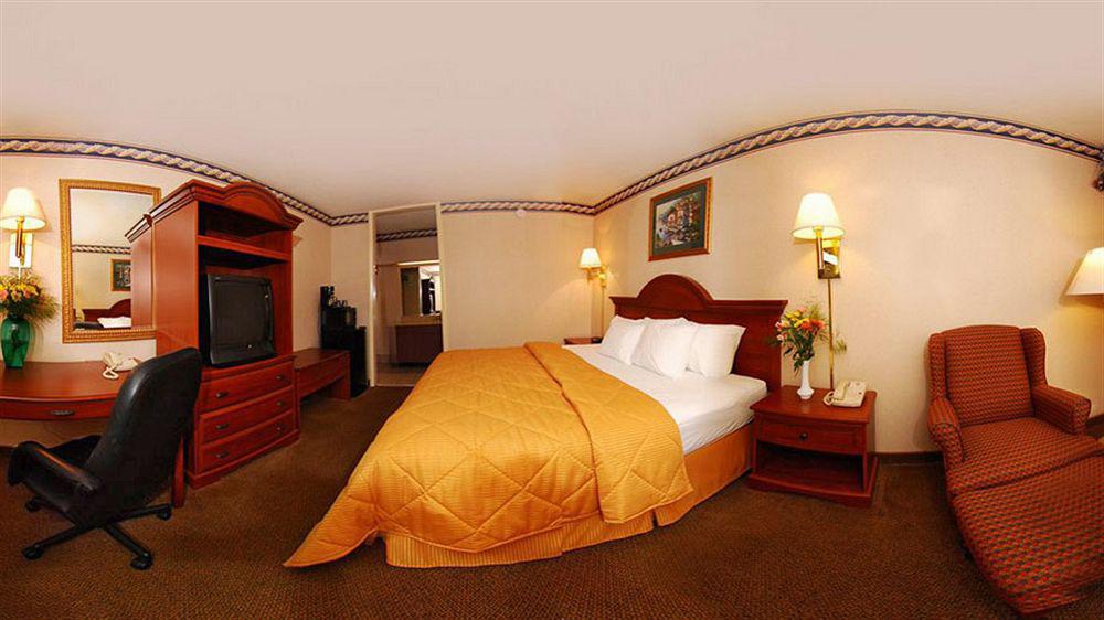 Greeneville Inn And Suites Ngoại thất bức ảnh